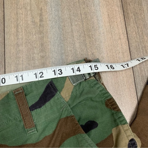 Vtg Military army camouflage cargo baggy pant green size small 32-35 adjustable - Picture 4 of 6